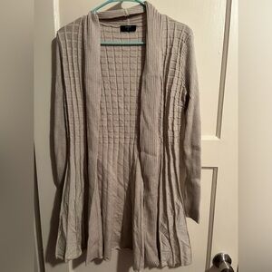 Tahari NWOT glitzy sweater size m